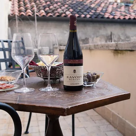 Fortuny 3967 Luxury Suites Wine *