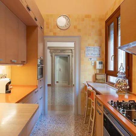 Fortuny 3967 Luxury Suites Wine *