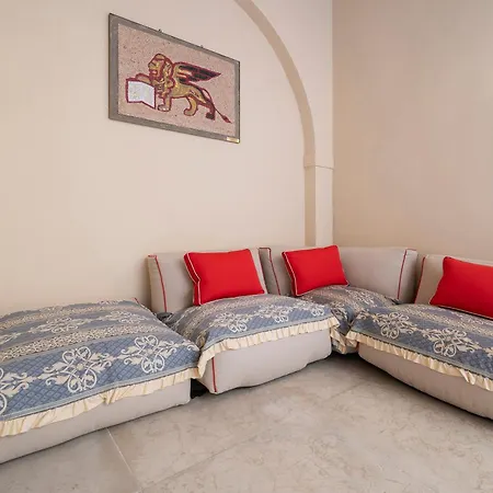 Fortuny 3967 Luxury Suites Wine *