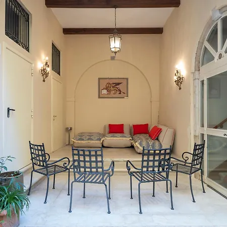 בית נופש Fortuny 3967 Luxury Suites Wine *